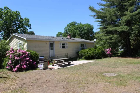 9 Oak Hill Road Hinsdale NH 03451
