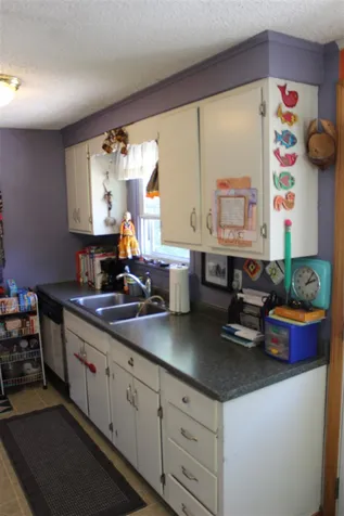 9 Oak Hill Road Hinsdale NH 03451