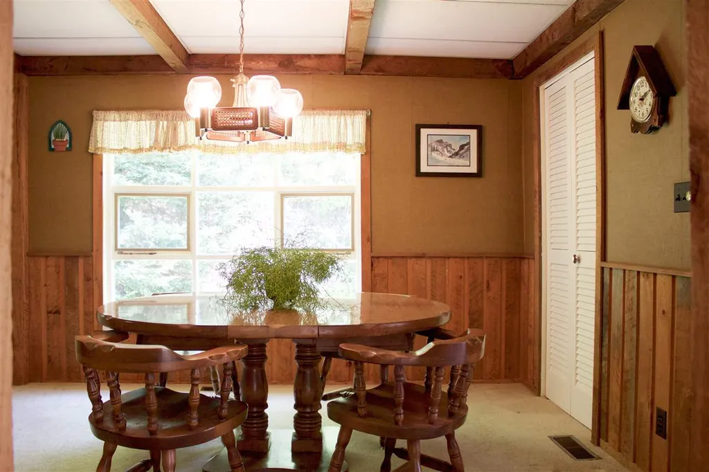 1966 Thompsonburg Road Londonderry VT 05148