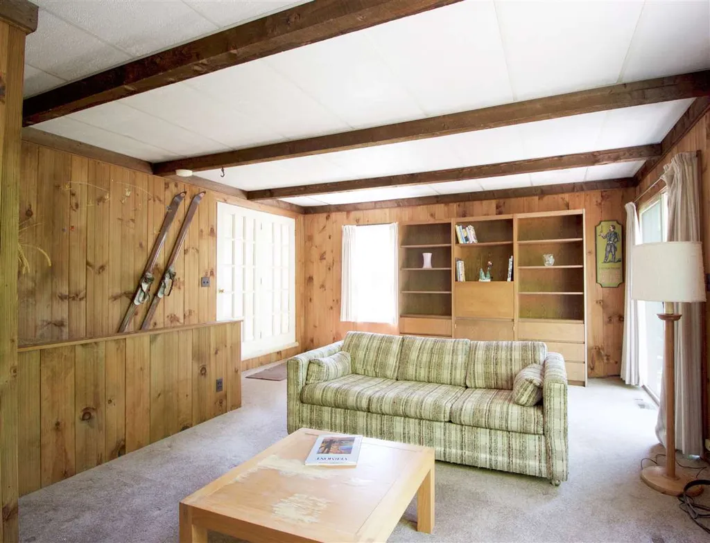 1966 Thompsonburg Road Londonderry VT 05148