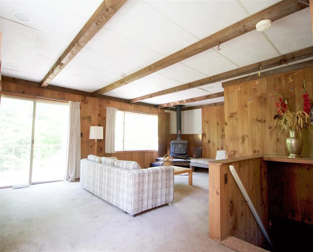 1966 Thompsonburg Road Londonderry VT 05148