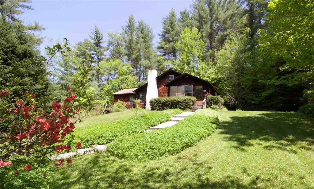 1966 Thompsonburg Road Londonderry VT 05148