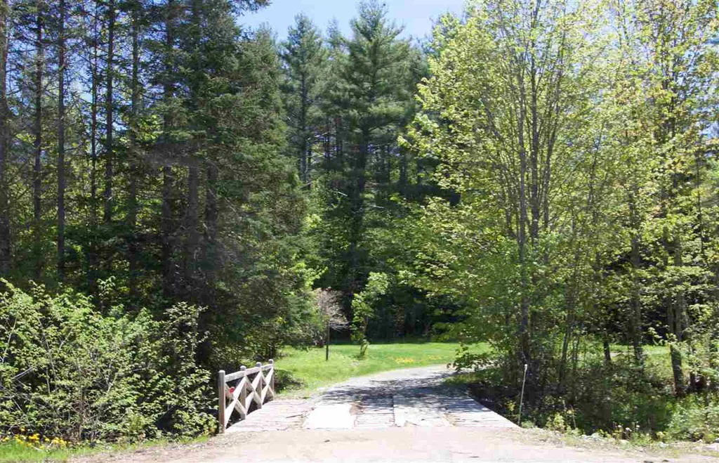 1966 Thompsonburg Road Londonderry VT 05148