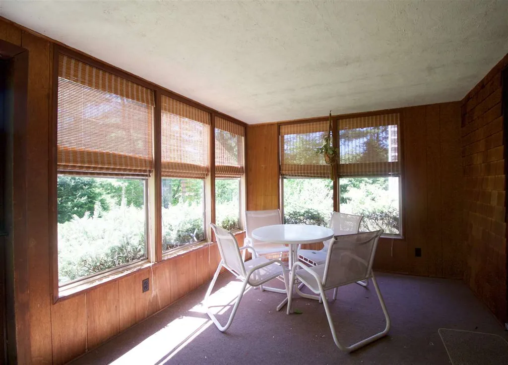 1966 Thompsonburg Road Londonderry VT 05148