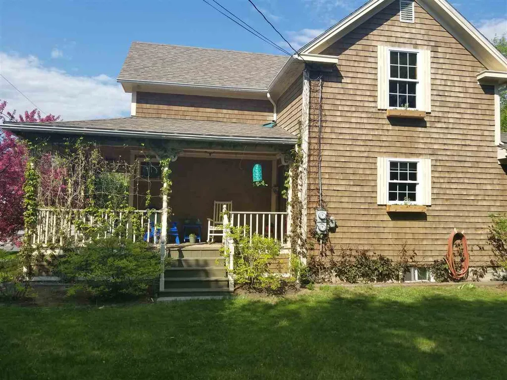 16 Spruce Street Gorham NH 03581