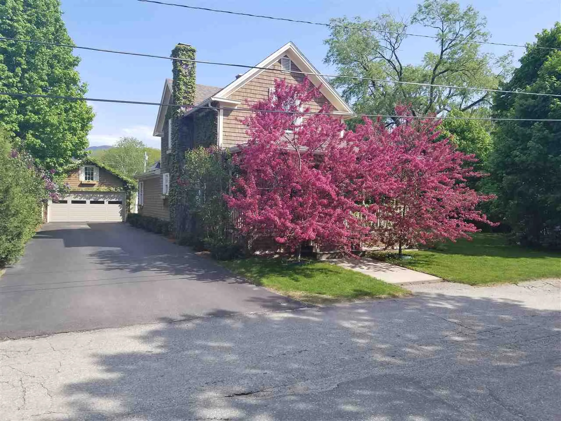 16 Spruce Street Gorham NH 03581