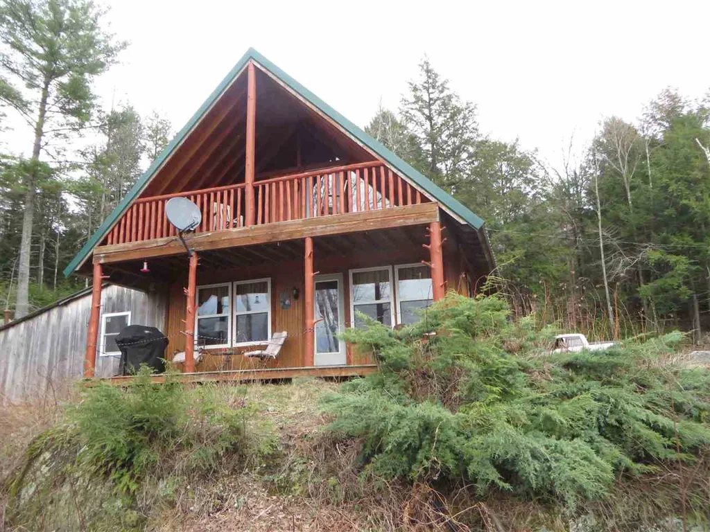 456 Paradise Way Ryegate VT 05042