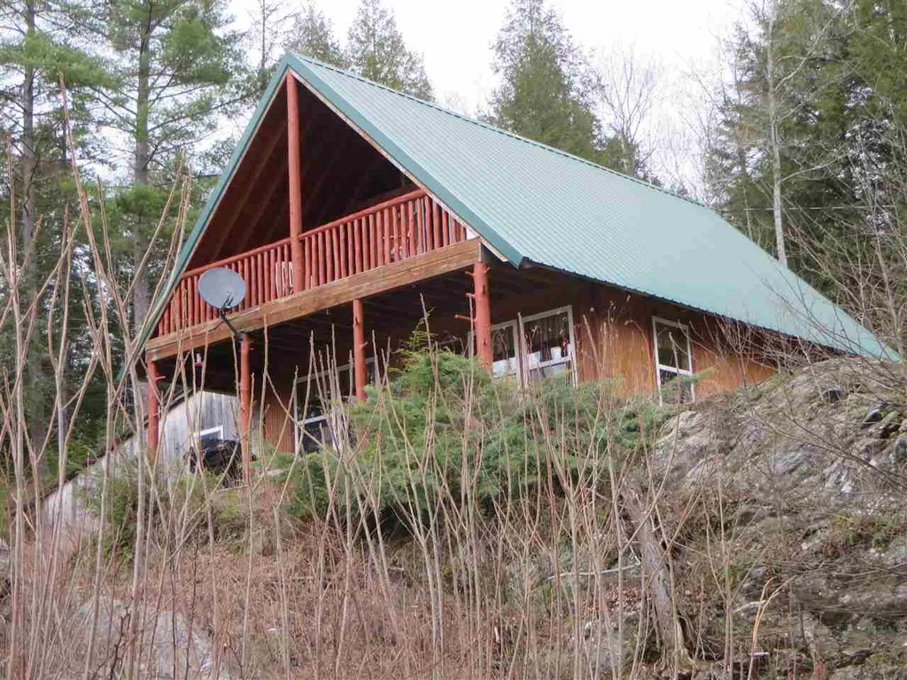 456 Paradise Way Ryegate VT 05042