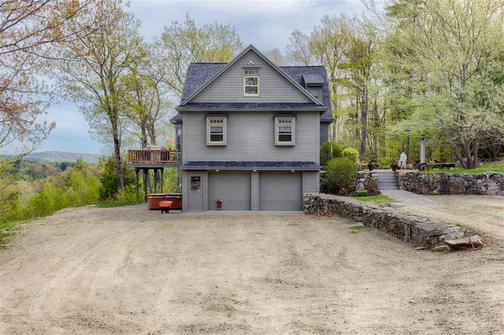 6 Copps Hill Road Tuftonboro NH 03816