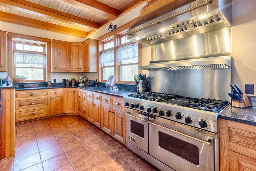 6 Copps Hill Road Tuftonboro NH 03816