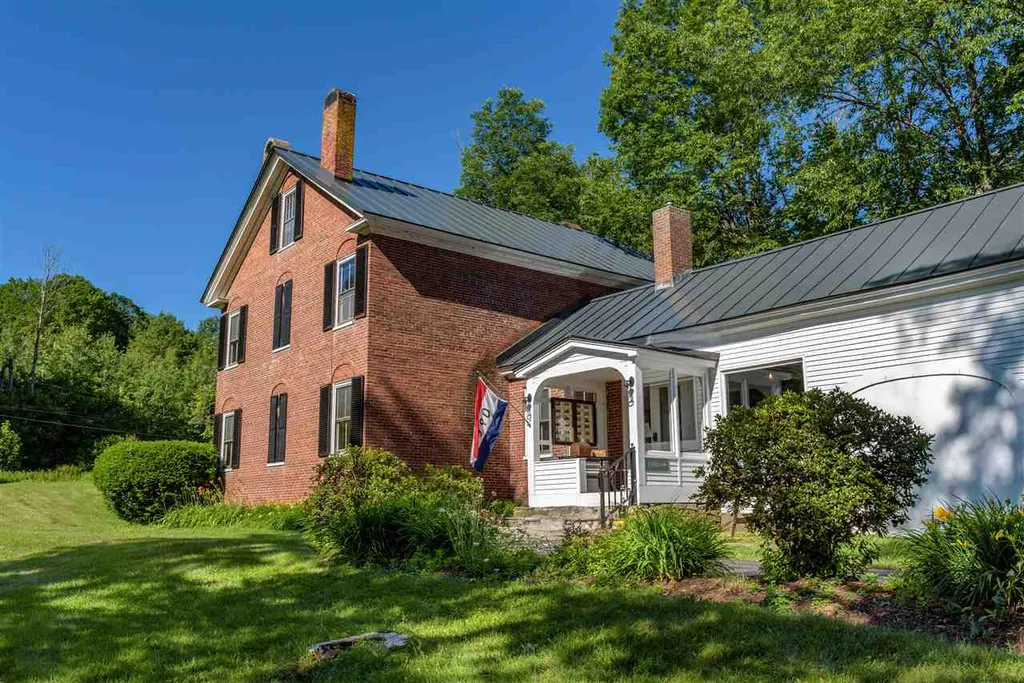 1171 Murphys Road Hartford VT 05059