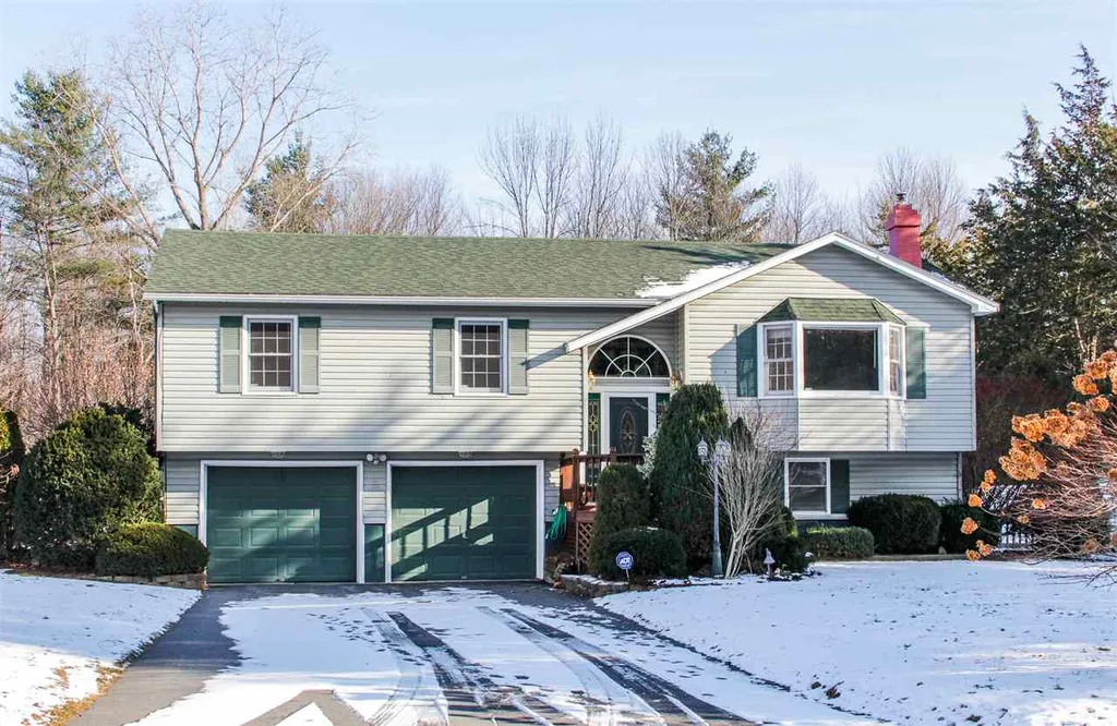 65 Turquoise Drive Colchester VT 05446