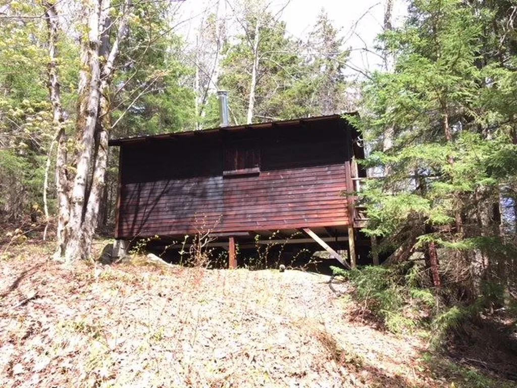 172 Old Log Road Stockbridge VT 05772