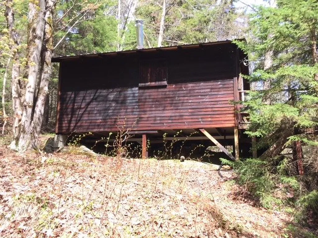 172 Old Log Road Stockbridge VT 05772