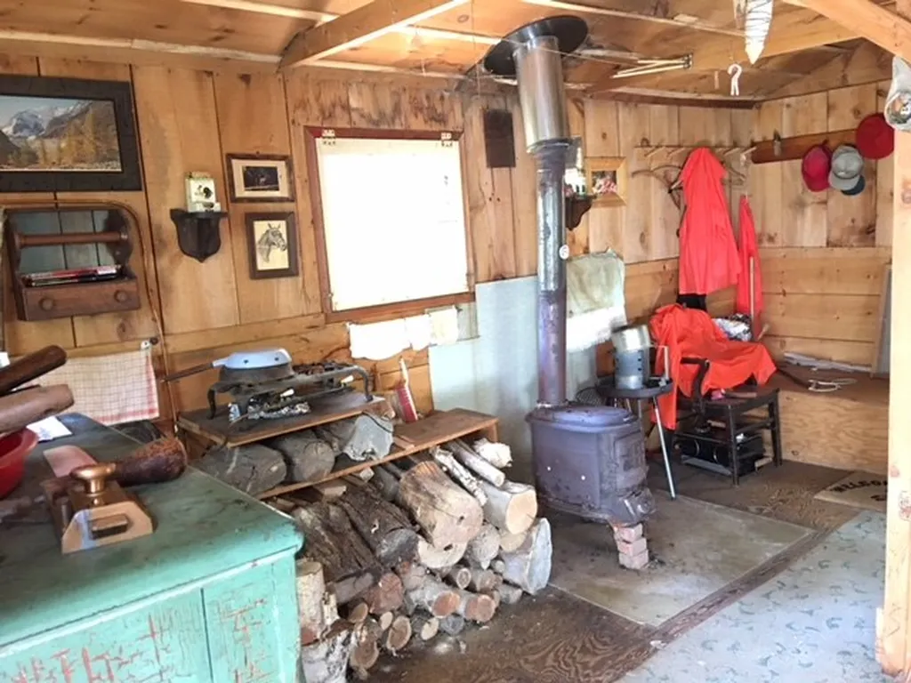 172 Old Log Road Stockbridge VT 05772