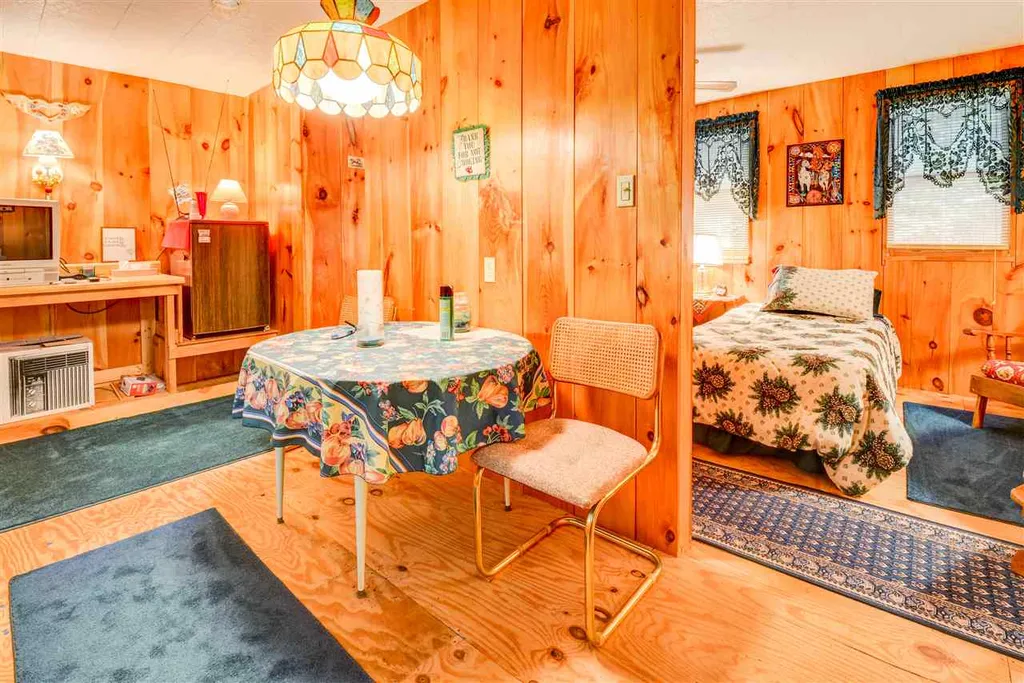 24 Hemlock Road Barnstead NH 03218