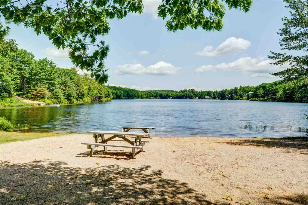 24 Hemlock Road Barnstead NH 03218