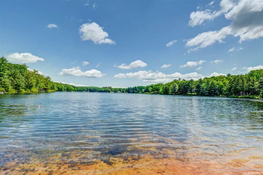 24 Hemlock Road Barnstead NH 03218