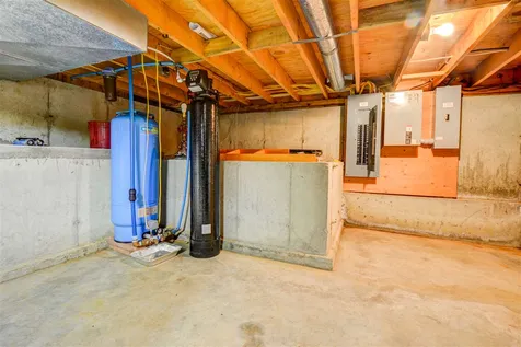 24 Hemlock Road Barnstead NH 03218