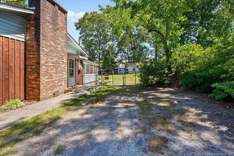 646 Pleasant Loop Fayetteville NC 28311