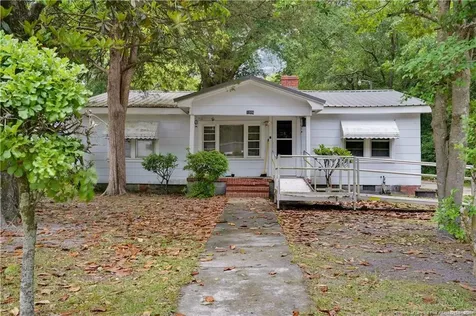 1006 James Street Elizabethtown NC 28337