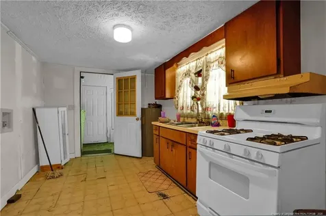 1006 James Street Elizabethtown NC 28337
