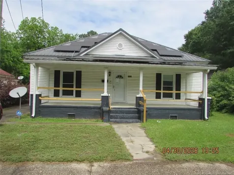 215 E Maple Street Mount Olive NC 28365