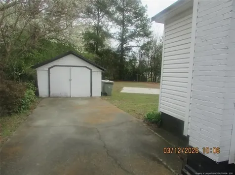 215 E Maple Street Mount Olive NC 28365