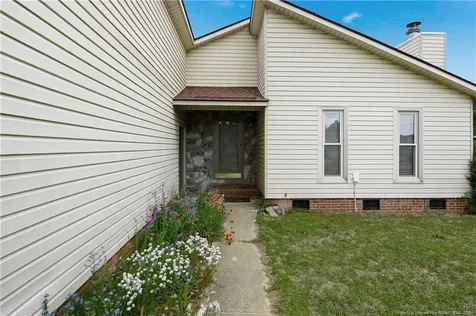 7122 Canary Drive Fayetteville NC 28314