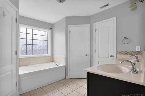 467 Thorncliff Drive Raeford NC 28376