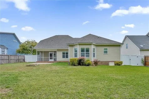467 Thorncliff Drive Raeford NC 28376