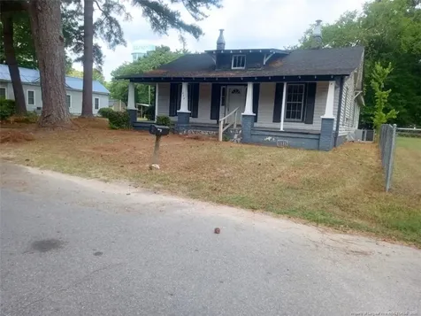 404 Mcgwigan Street Enfield NC 27823