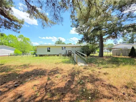 124 Franklin Road Raeford NC 28376