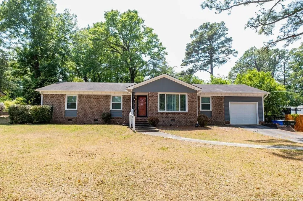 6317 Greyfield Road Fayetteville NC 28303