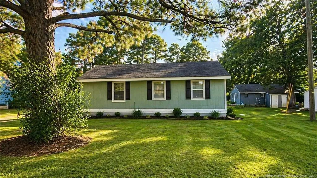 1603 Easterling Drive Spring Lake NC 28390