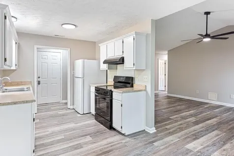 6417 Rhemish Drive Fayetteville NC 28304
