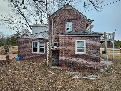 1737 W Carthage Road Lumberton NC 28360