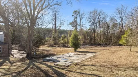 1737 W Carthage Road Lumberton NC 28360