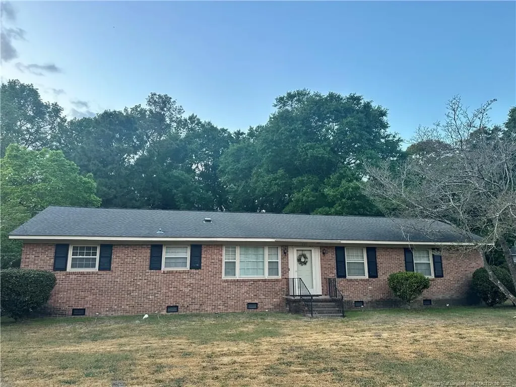 701 Mccaskill Street Maxton NC 28364