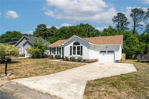6337 Rhemish Drive Fayetteville NC 28304