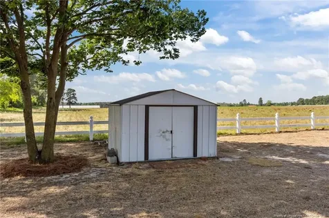 203 White Oak Church Road Clinton NC 28328