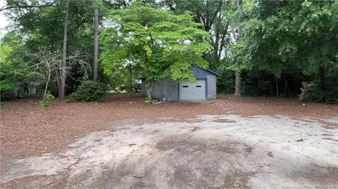 212 Peachtree Street Red Springs NC 28377