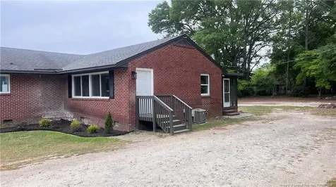 212 Peachtree Street Red Springs NC 28377