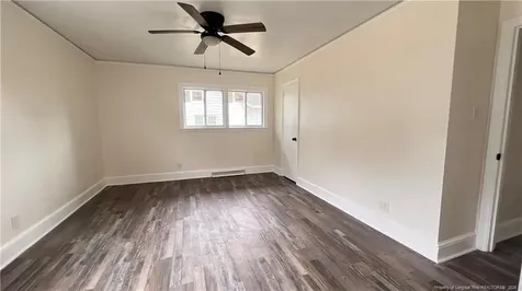 212 Peachtree Street Red Springs NC 28377
