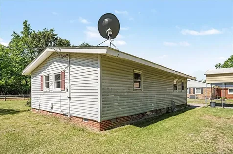 420 Wallace Mclean Road Raeford NC 28376