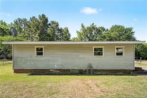 420 Wallace Mclean Road Raeford NC 28376