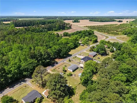420 Wallace Mclean Road Raeford NC 28376