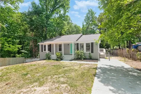 724 Skycliff Court Fayetteville NC 28311
