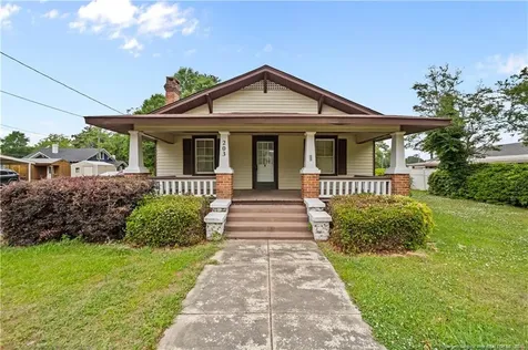 203 E Clinton Street Roseboro NC 28382