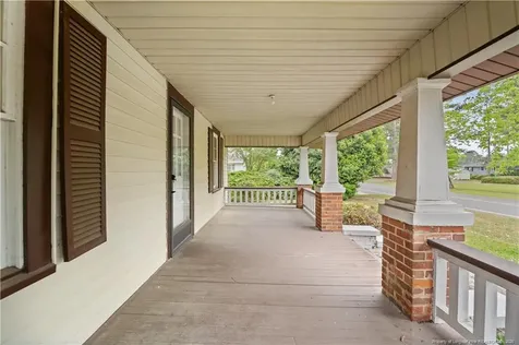 203 E Clinton Street Roseboro NC 28382